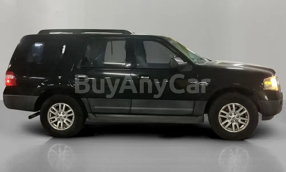 Vehicle photo 3