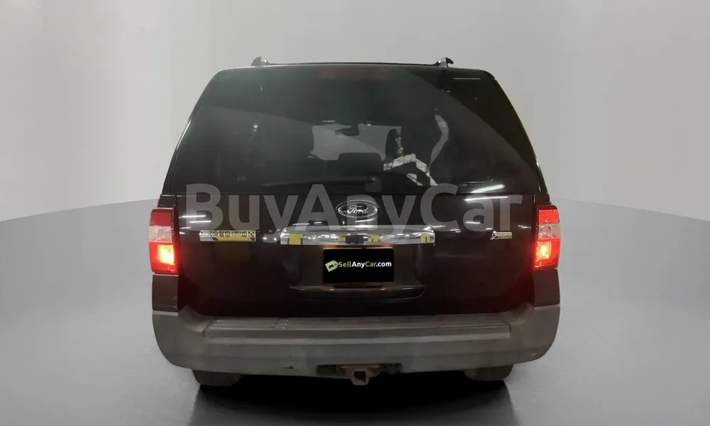 Vehicle photo 2