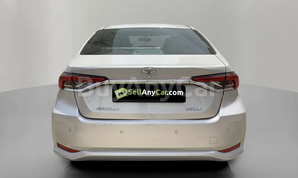Vehicle photo 2