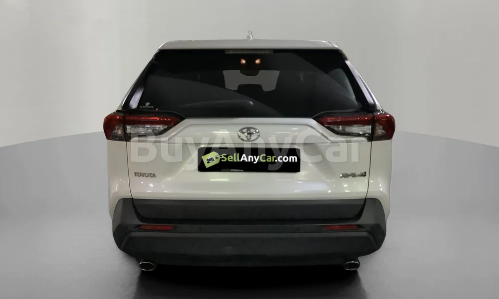 Vehicle photo 2