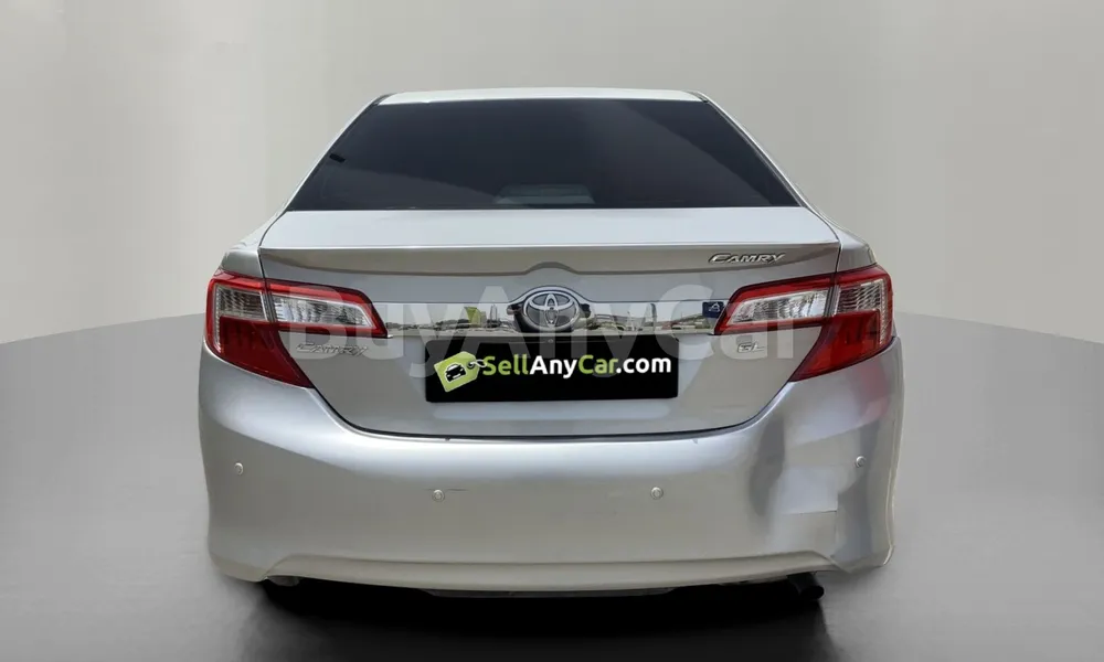 Vehicle photo 2
