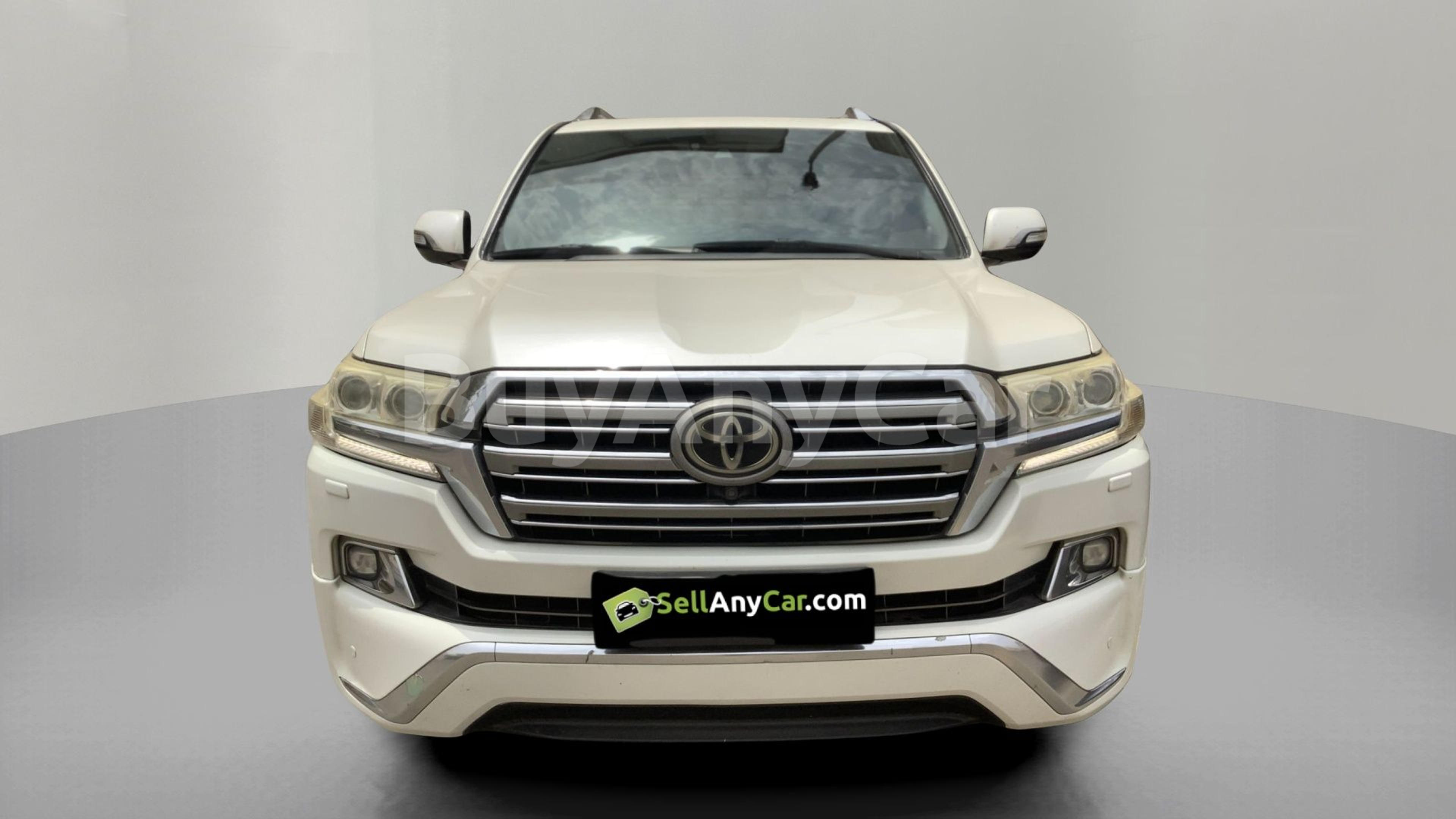2016 Toyota Land Cruiser