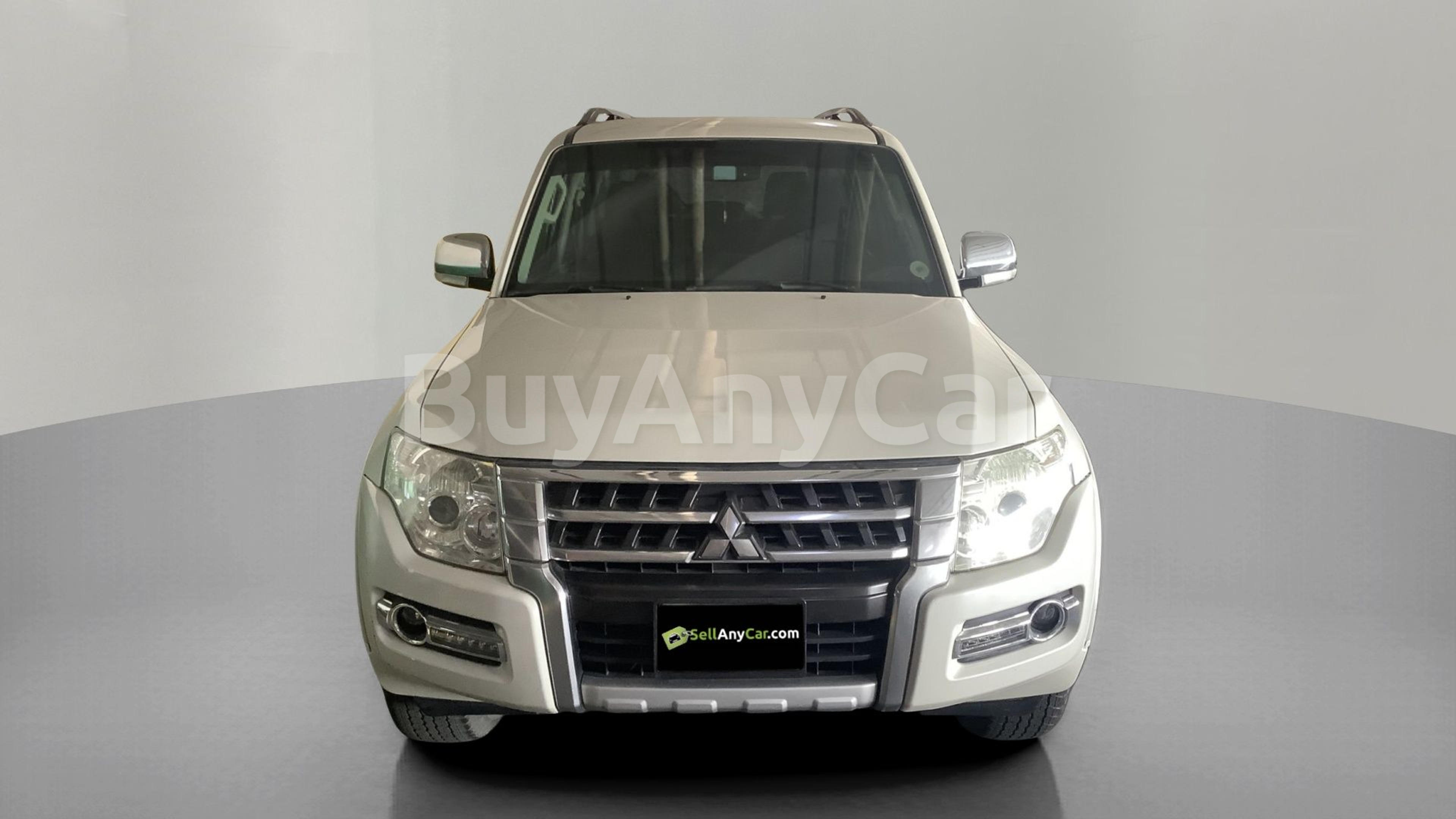 2016 Mitsubishi Pajero