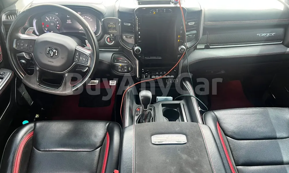 Vehicle photo 9