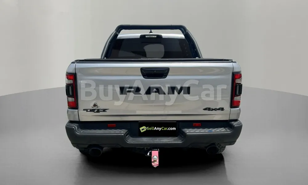 Vehicle photo 2