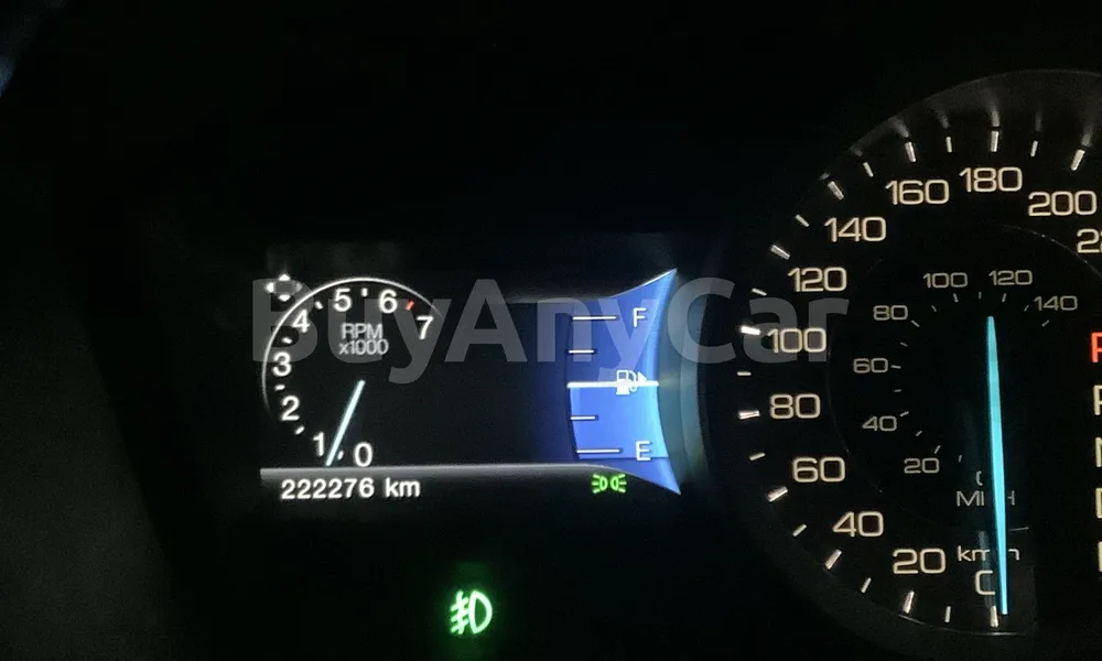 Vehicle photo 7