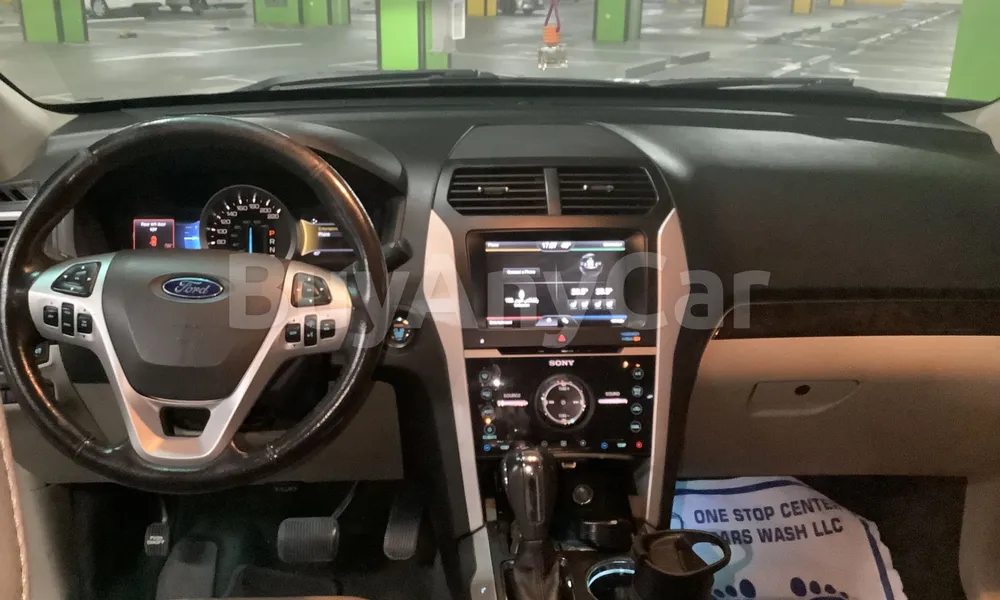 Vehicle photo 8