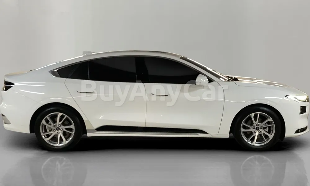 Vehicle photo 3