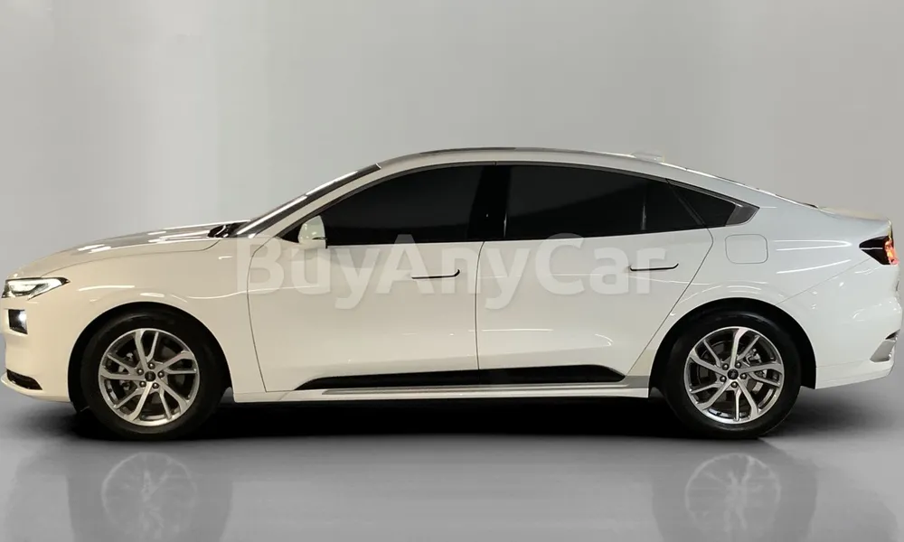 Vehicle photo 4