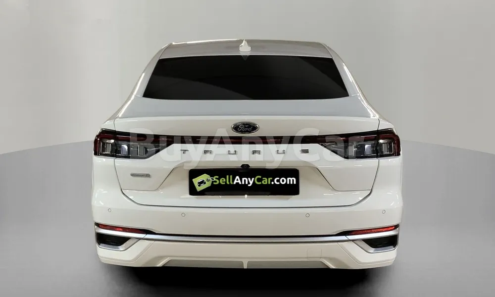 Vehicle photo 2