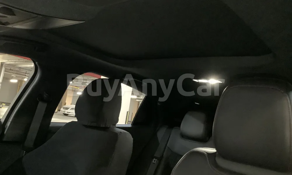 Vehicle photo 9
