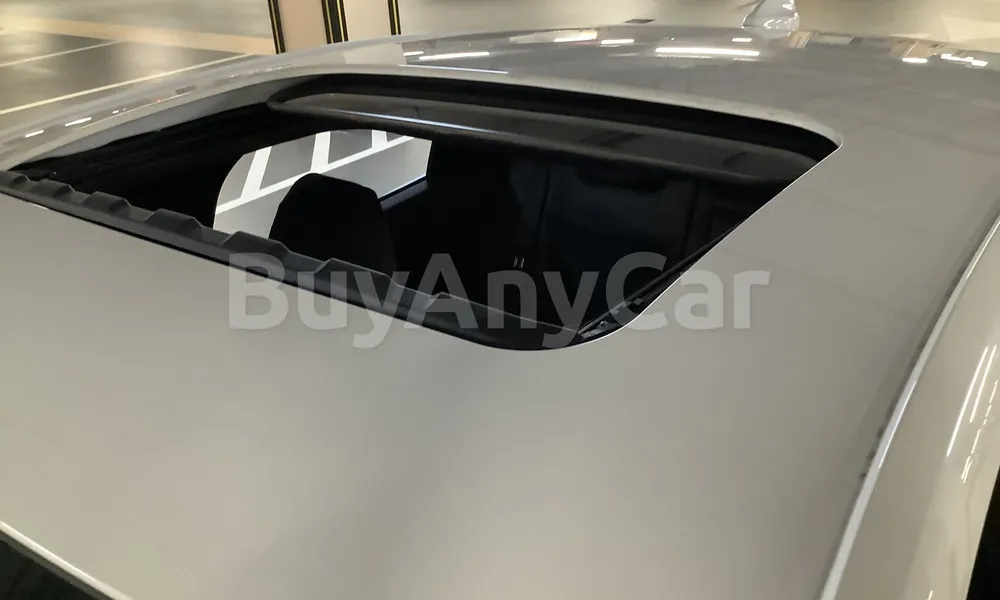 Vehicle photo 5