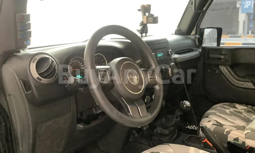 Vehicle photo 8