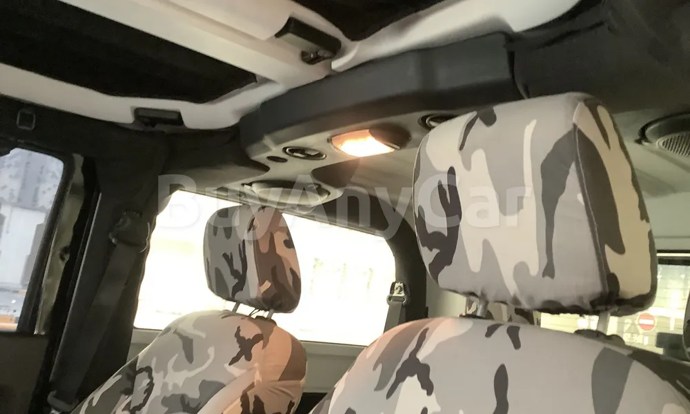 Vehicle photo 9