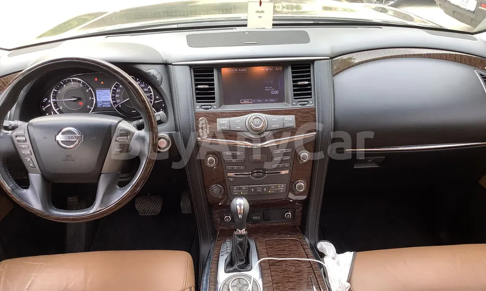 Vehicle photo 8