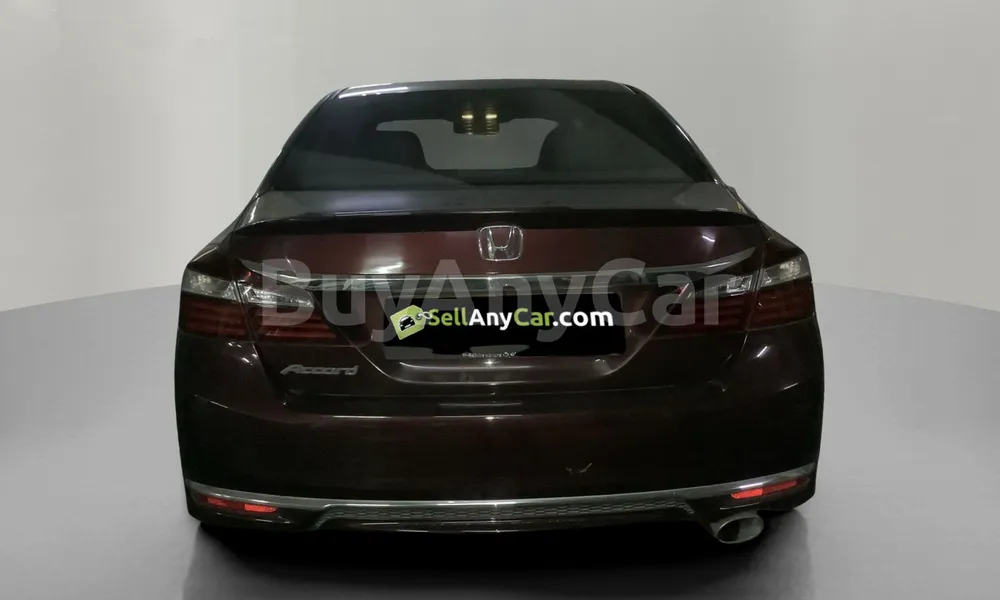 Vehicle photo 2
