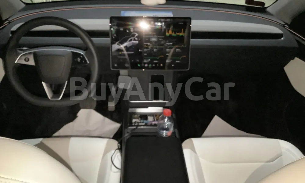 Vehicle photo 8