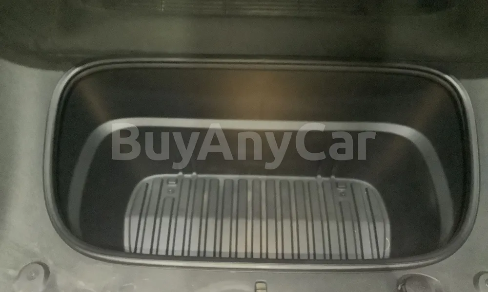 Vehicle photo 6