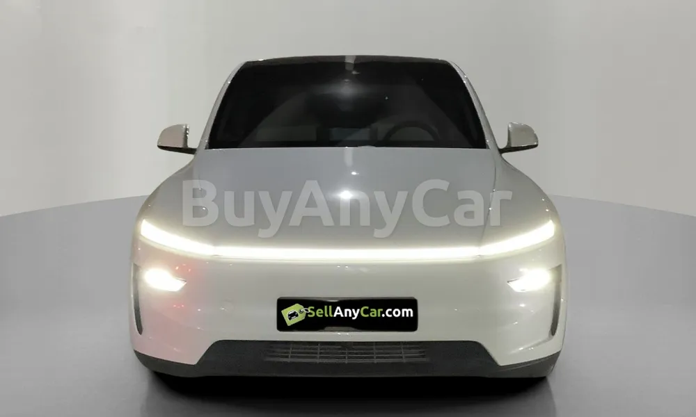 Vehicle photo 1