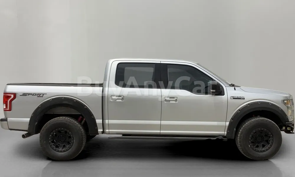 Vehicle photo 3