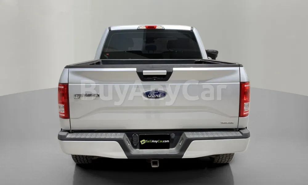 Vehicle photo 2