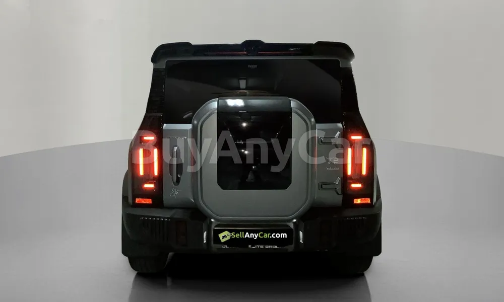 Vehicle photo 2