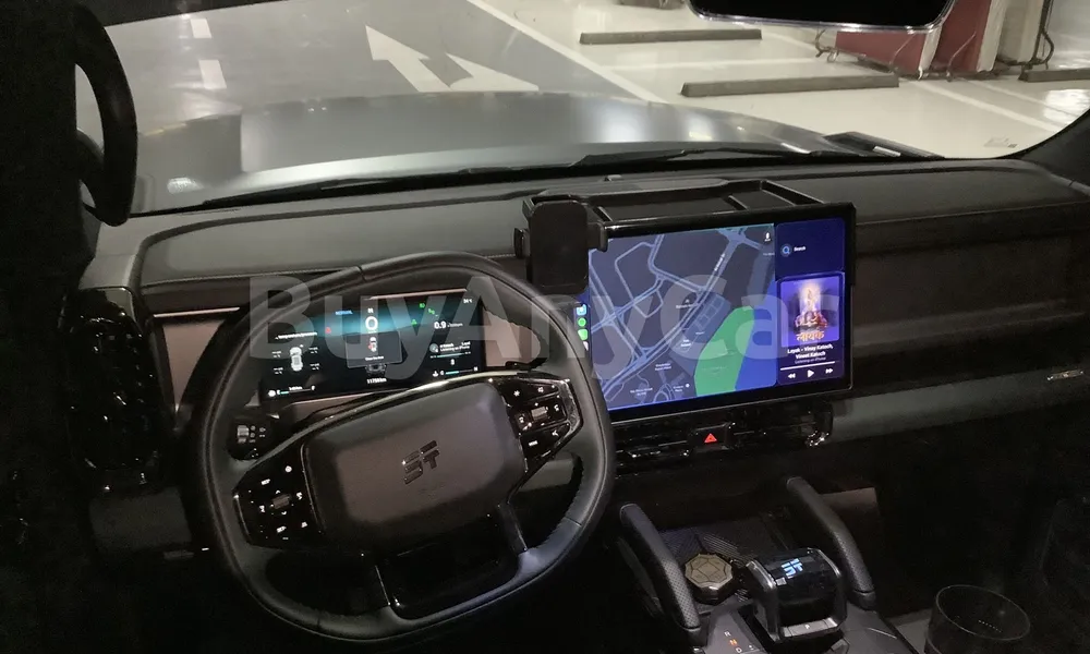 Vehicle photo 7