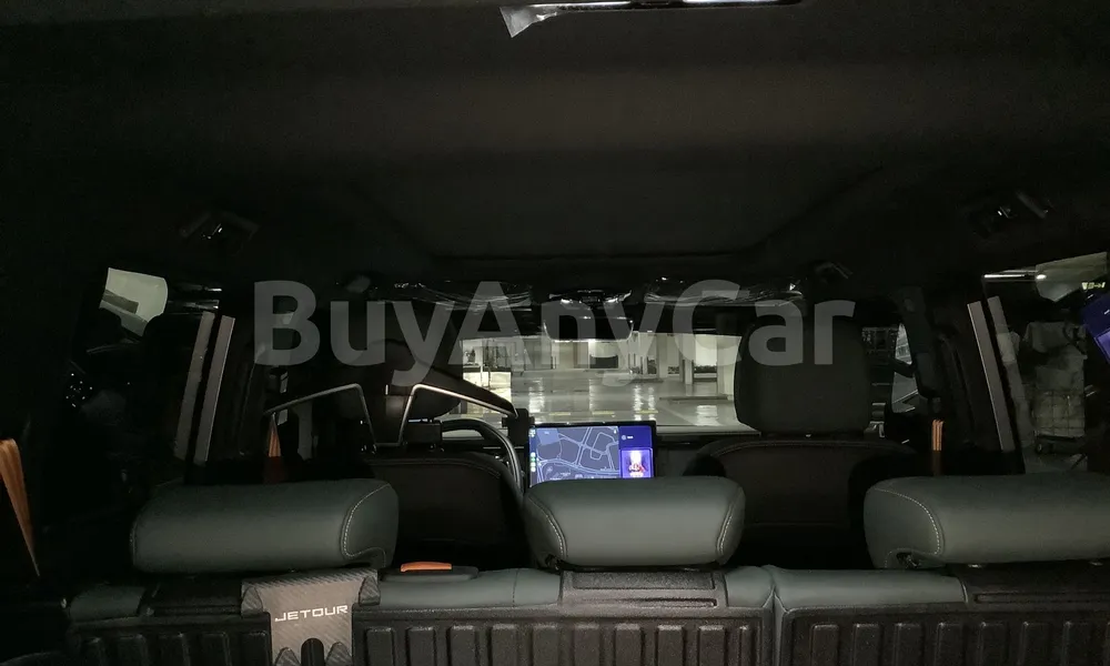 Vehicle photo 8