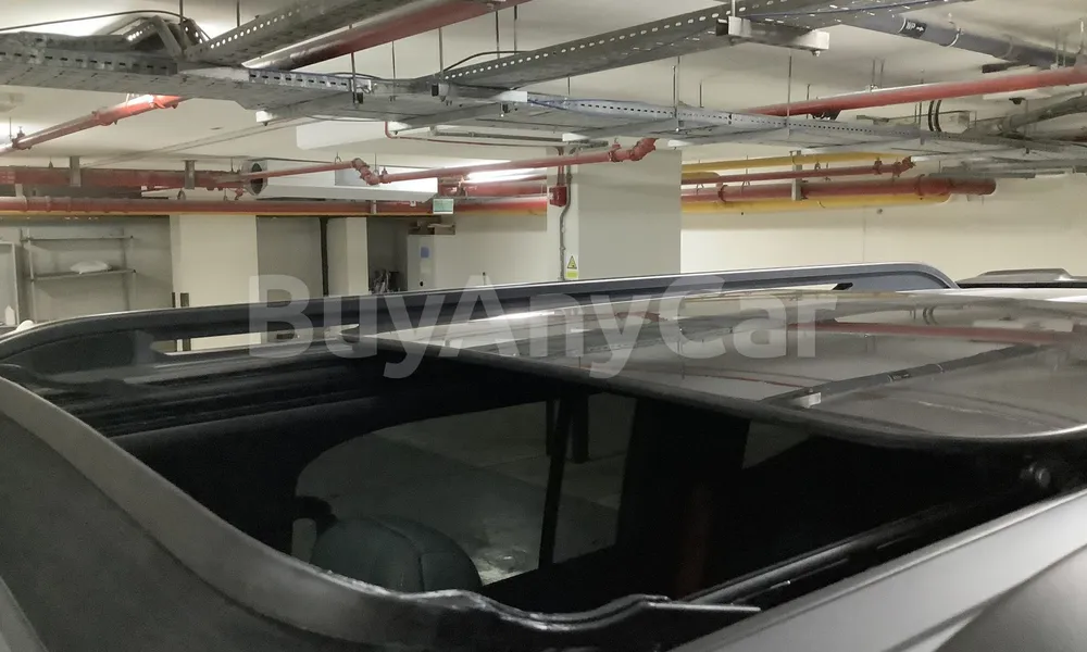 Vehicle photo 5