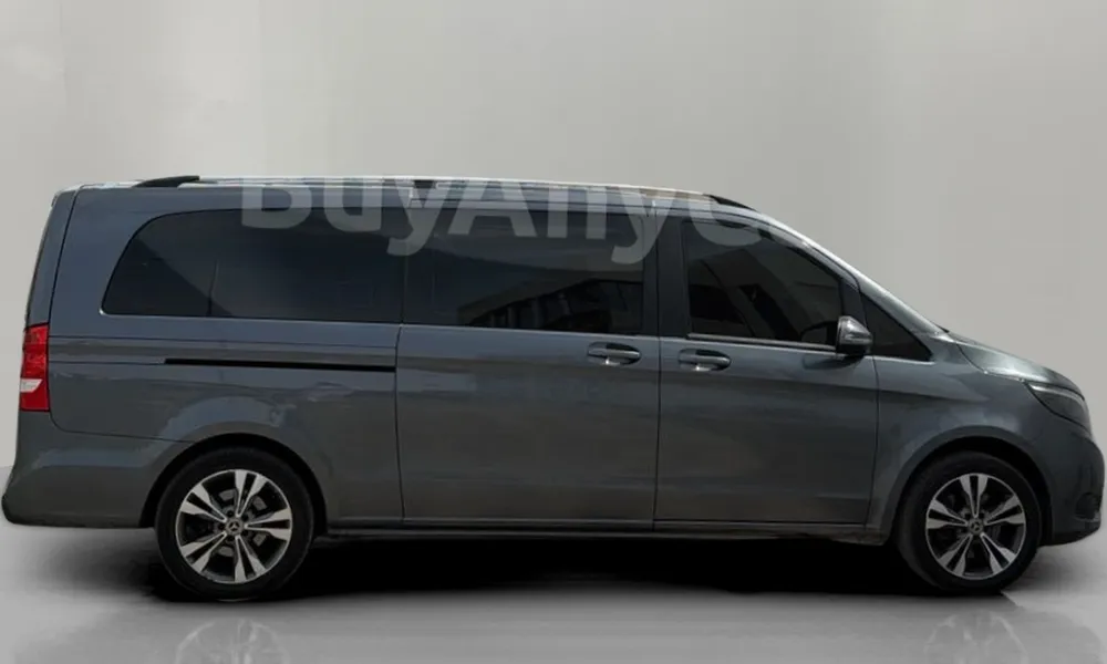 Vehicle photo 2