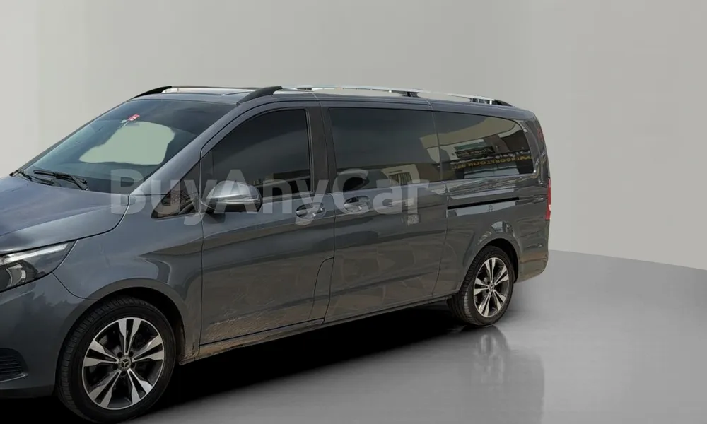 Vehicle photo 1