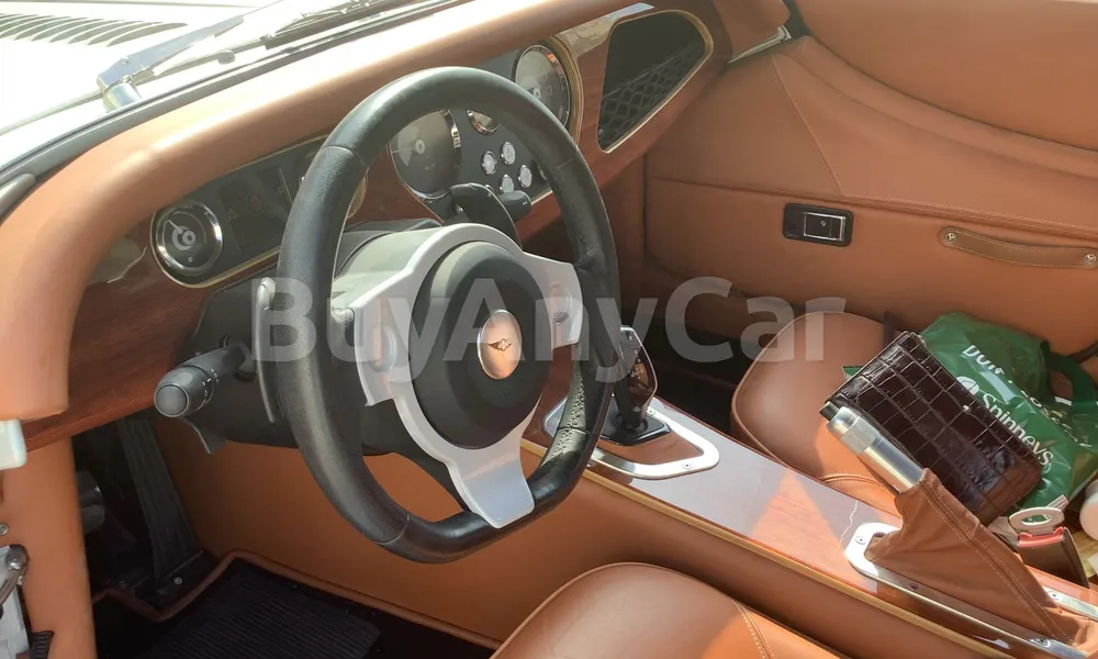 Vehicle photo 7