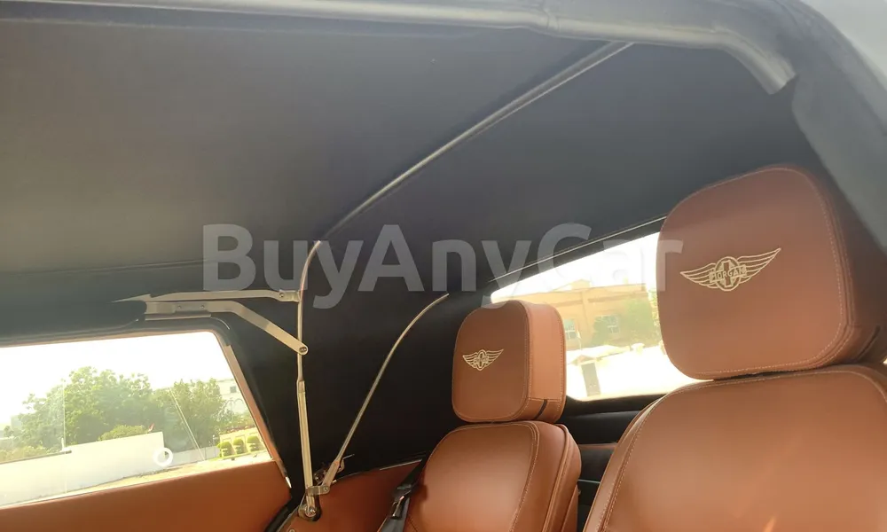 Vehicle photo 9