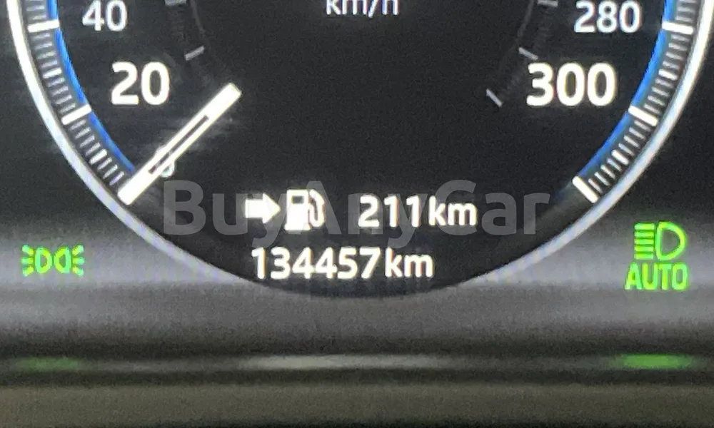Vehicle photo 9