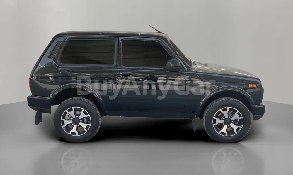 Vehicle photo 4