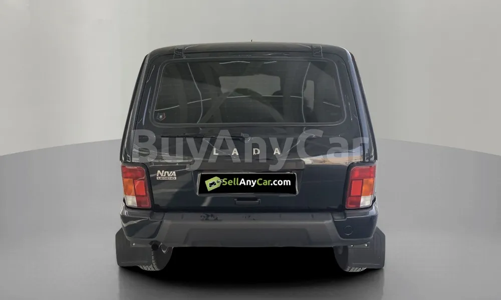 Vehicle photo 2