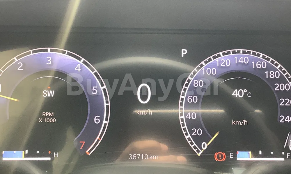 Vehicle photo 8