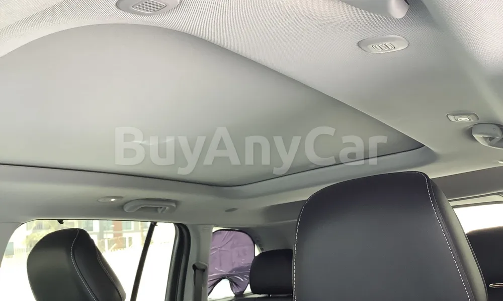 Vehicle photo 9