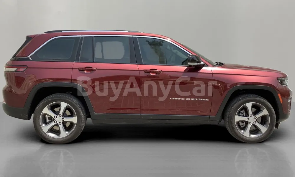 Vehicle photo 4