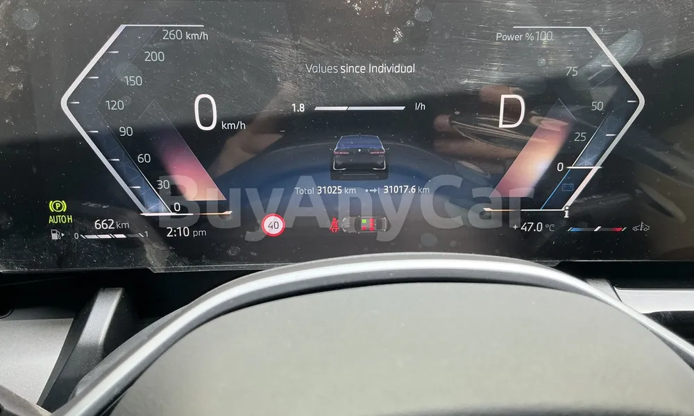 Vehicle photo 6