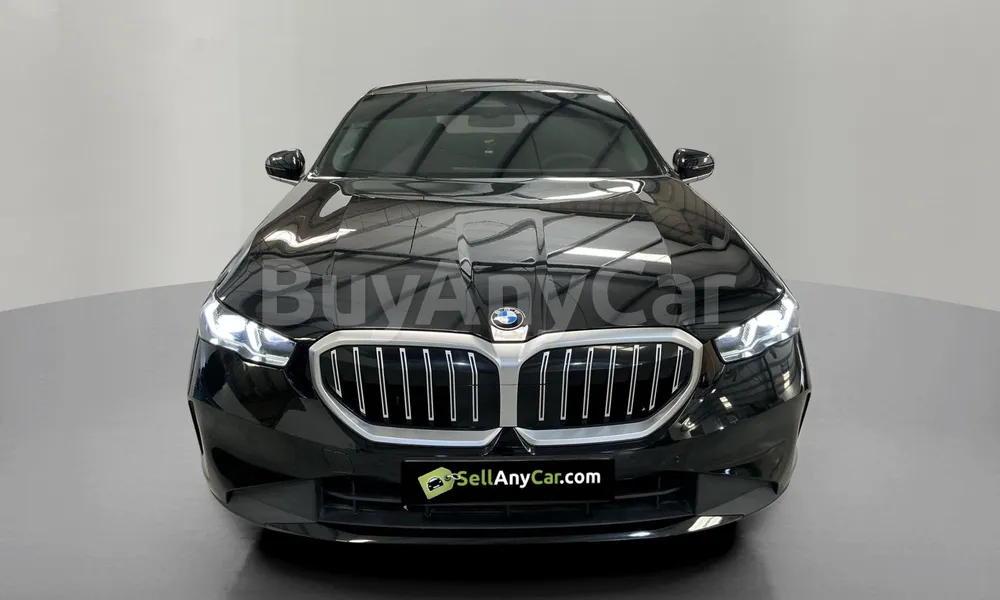 Vehicle photo 1