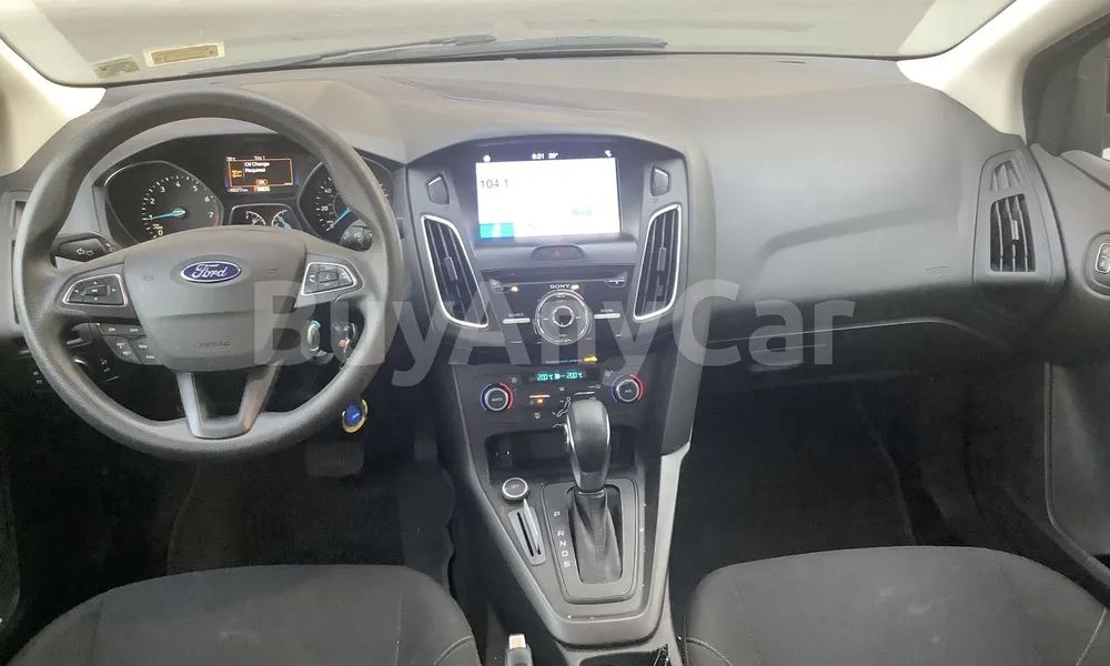 Vehicle photo 8