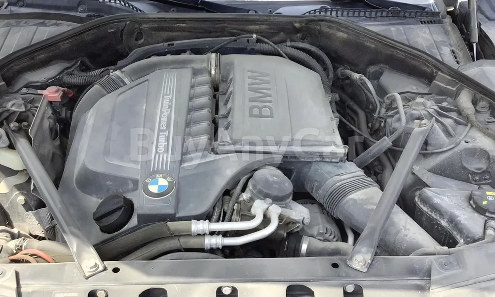 Vehicle photo 5