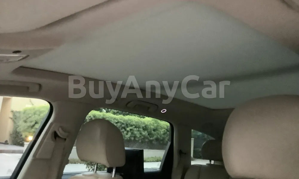 Vehicle photo 9