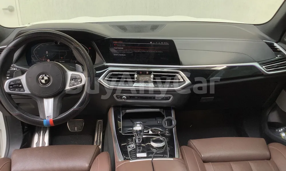 Vehicle photo 8