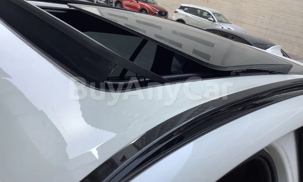 Vehicle photo 5