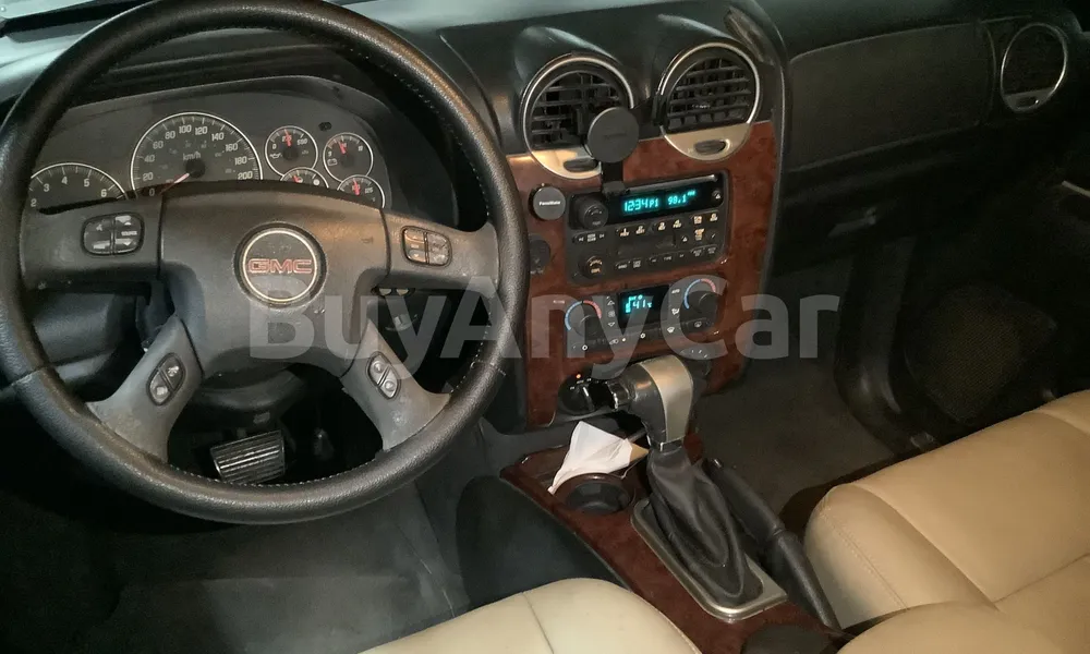 Vehicle photo 8