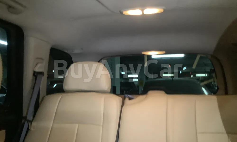 Vehicle photo 7