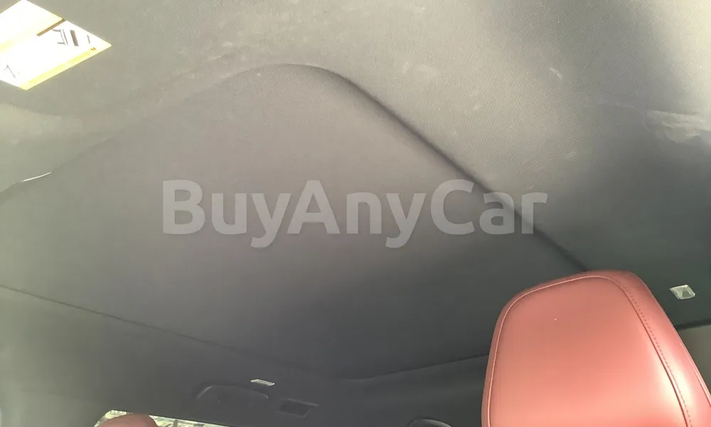 Vehicle photo 8