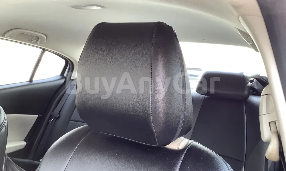 Vehicle photo 9